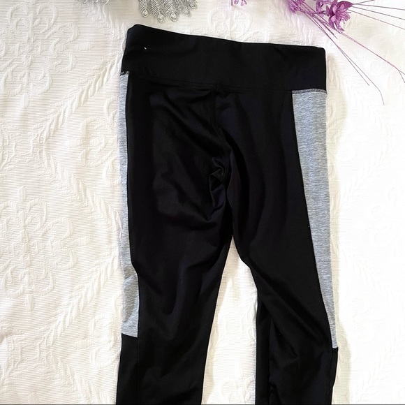 vs pink | cozy fleece-lined leggings grey and silver size small - Picture 4 of 6
